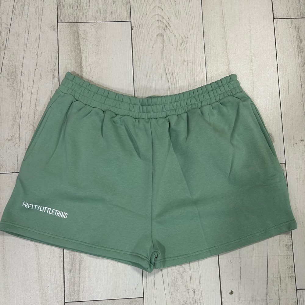 PrettyLittleThing Green Women's Shorts